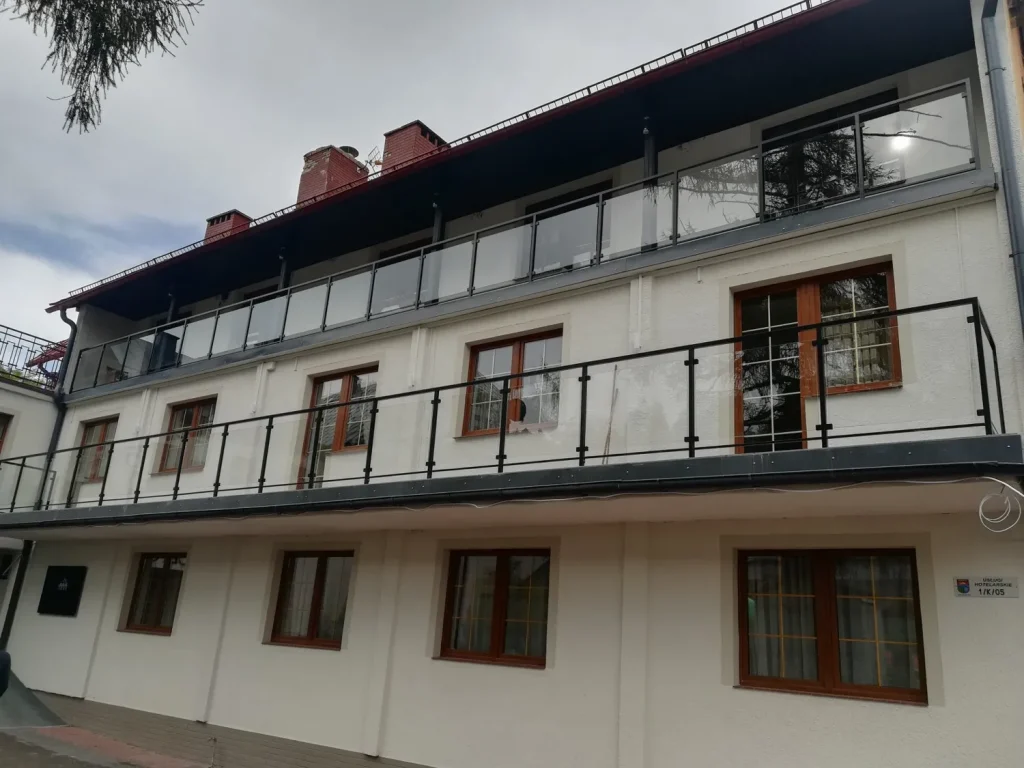 nowoczesne balustrady zewnętrzne