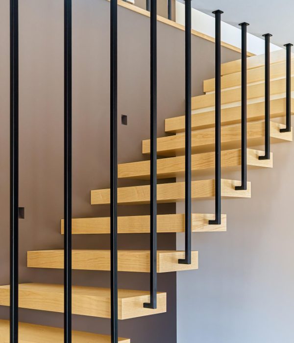 barierka harfa na schodach | balustrady ze stali czarnej