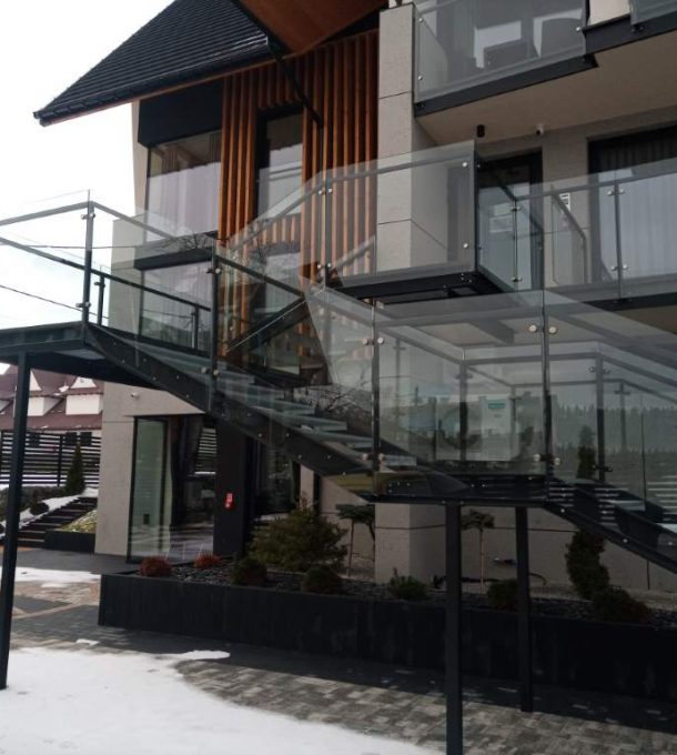 nowoczesne balustrady zewnętrzne